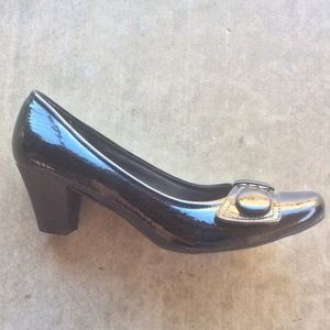 Comfort Plus Wider Fitting Footwear Round toe slip on kitten heels/pumps